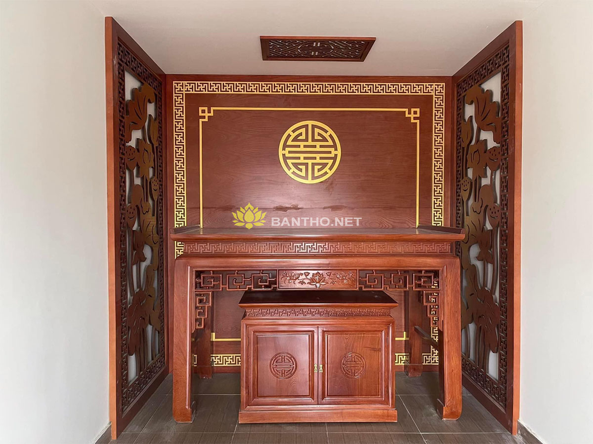 Phòng Thờ đẹp Hiện Đại Sang Trọng – Bàn Thờ Sen Triện + Vách Ngăn + Tủ Con