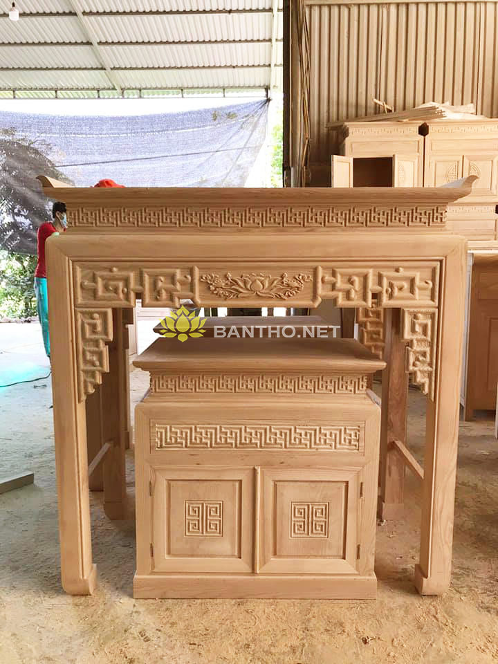Mẫu bàn thờ đơn giản đục Sen Triện