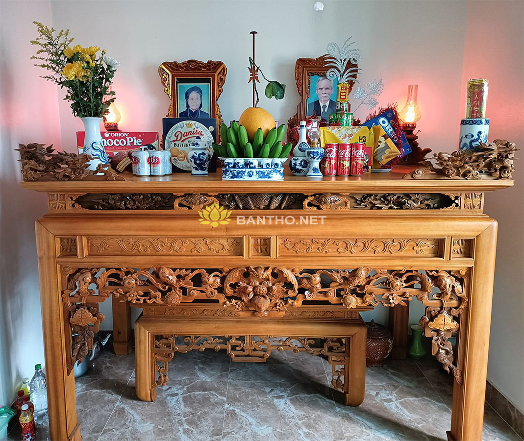 Bàn thờ án gian Ngũ Phúc
