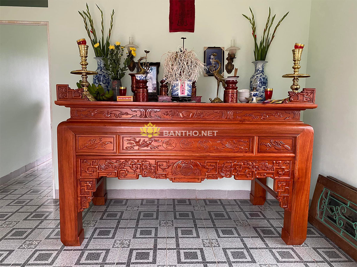 Bàn thờ Triện Dơi ngậm Thọ