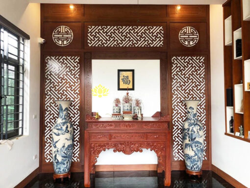 Bàn thờ gỗ tự nhiên loại đẹp chạm Ngũ Phúc trong phòng thờ