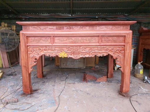 Bàn thờ gỗ Hương chạm Ngũ Phúc sơn PU
