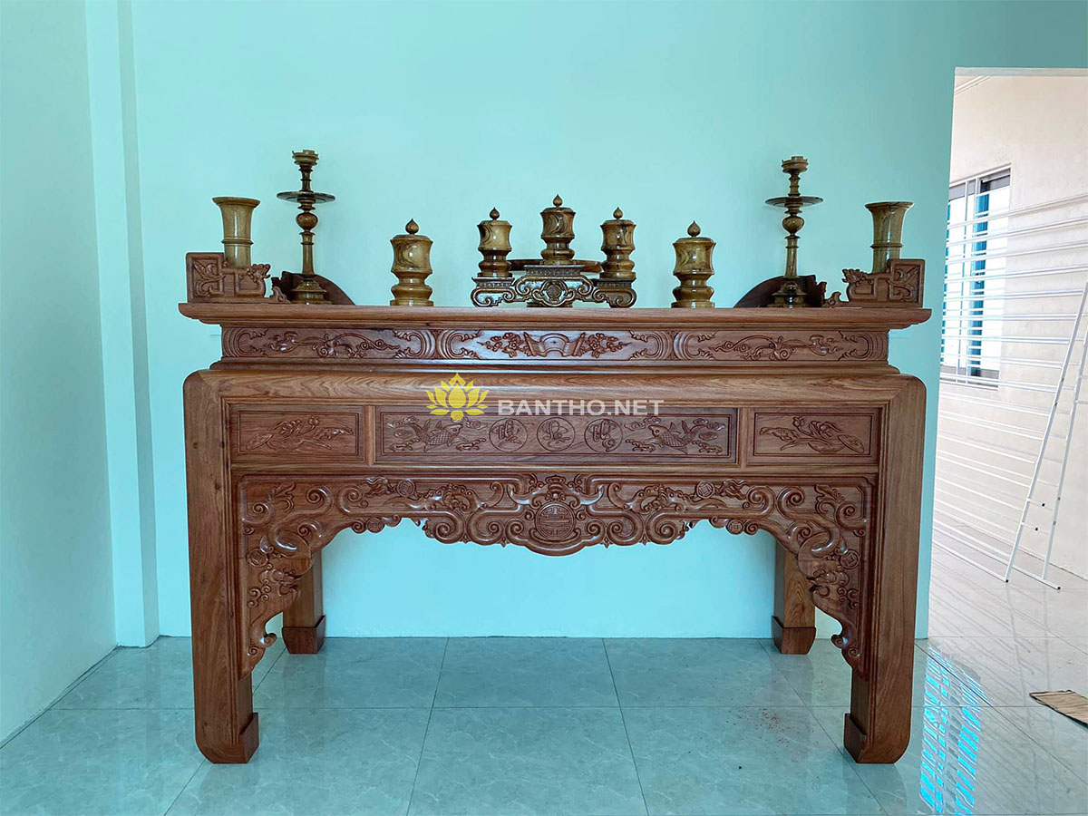 Bàn thờ ông bà tổ tiên gỗ Gụ cùng 10 thứ đồ thờ gỗ Gụ