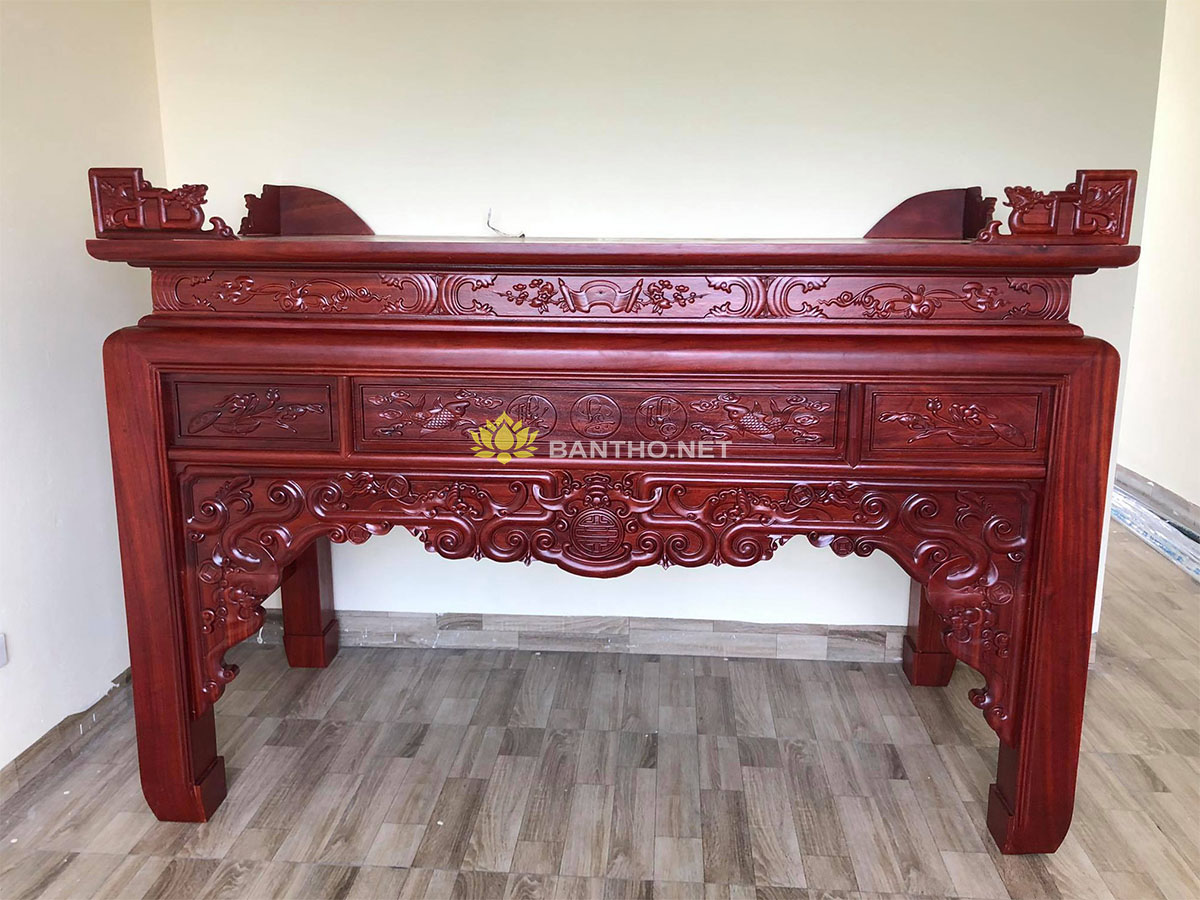 Bàn thờ ông bà tổ tiên gỗ Hương đục hạ nền