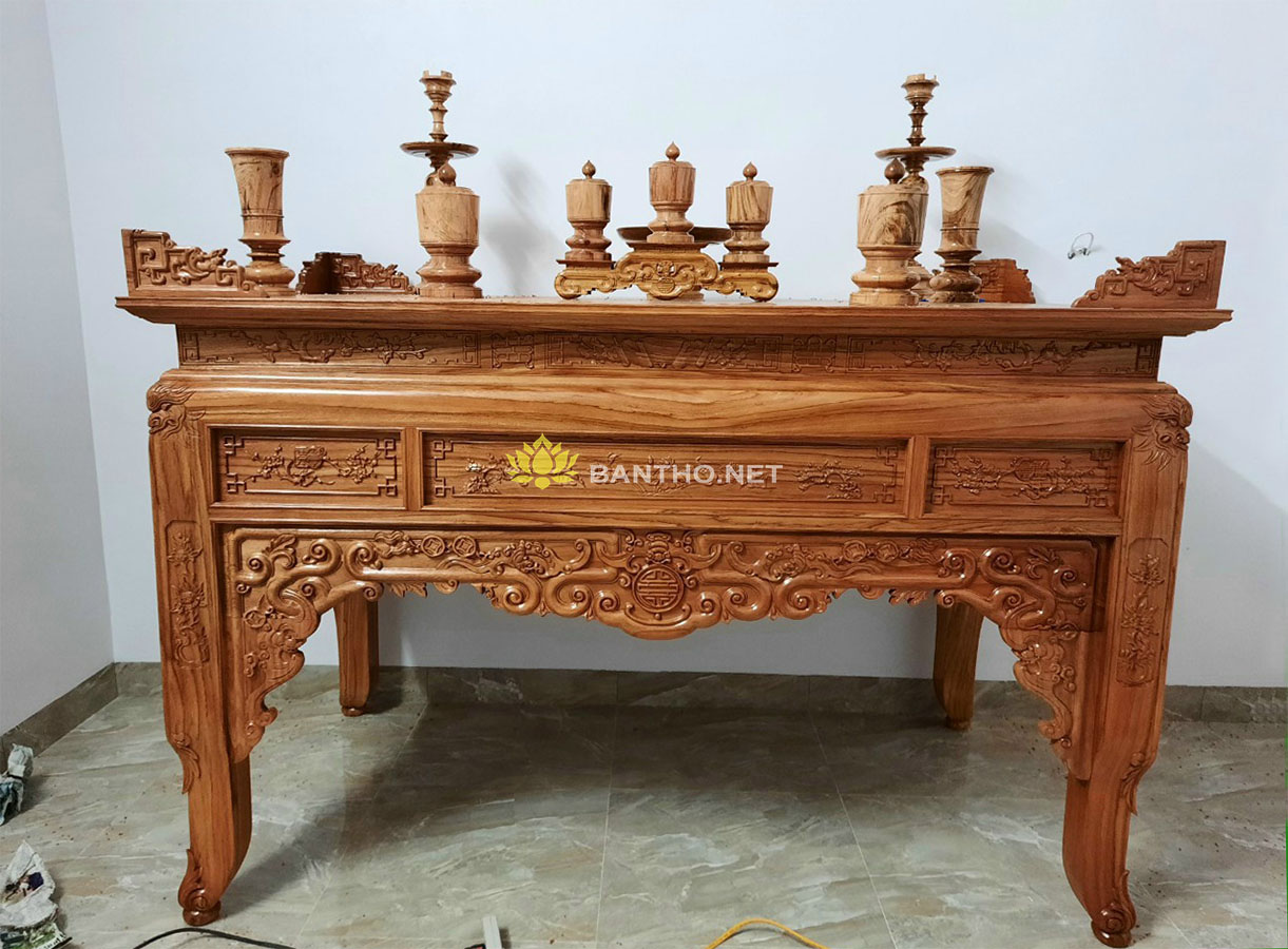 Bàn thờ Ngũ Phúc chân quỳ cùng bộ đồ thờ 10 món gỗ Gụ
