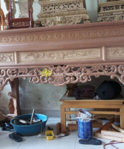 Bàn thờ chân quỳ chạm Ngũ Phúc dạ vanh thủng gỗ Gõ