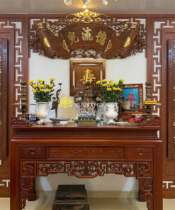 Mẫu phòng thờ gia tiên đẹp cùng cuốn thư