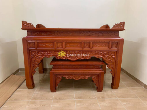 Bàn thờ mẹ con Ngũ Phúc