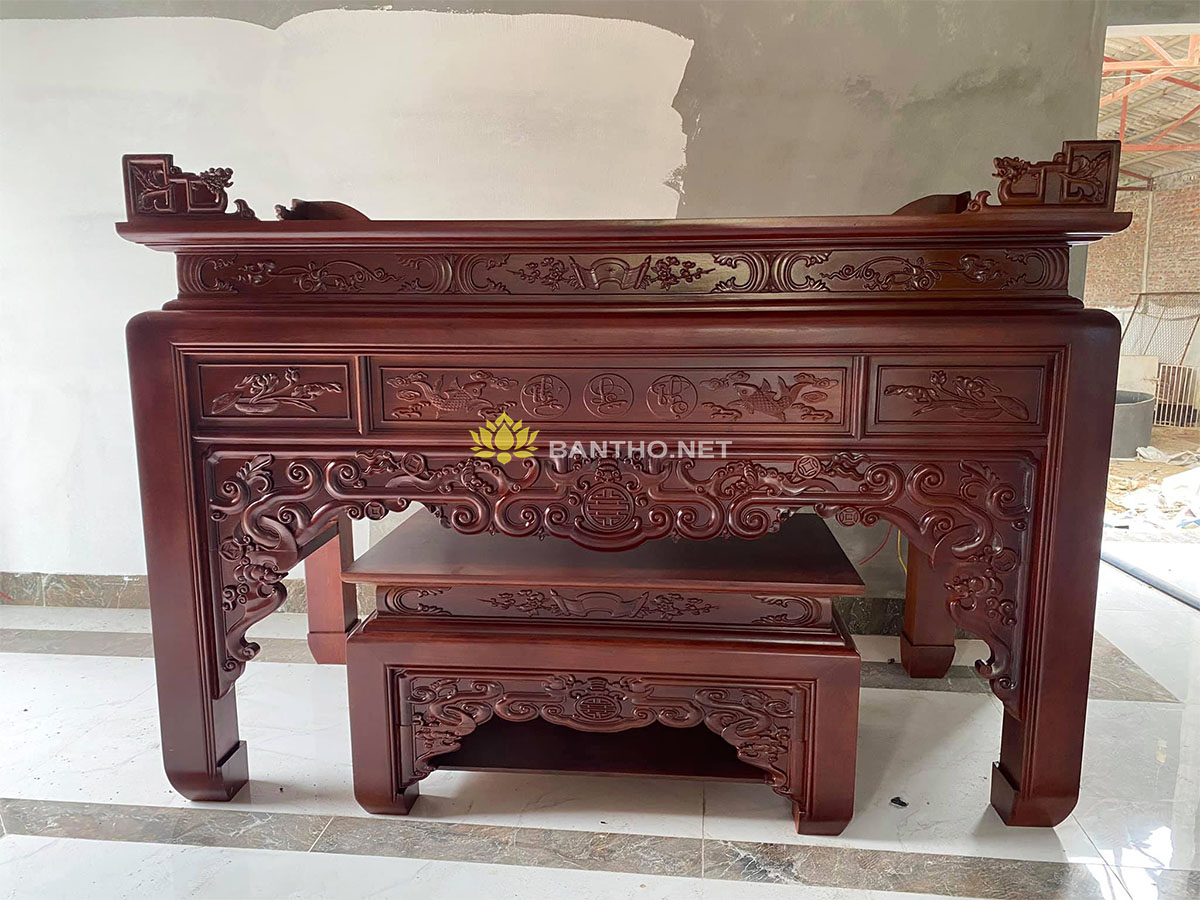 Bàn thờ mẹ con Ngũ Phúc