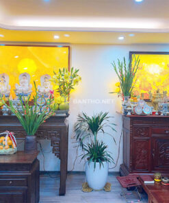 Tủ thờ phật và bàn thờ gia tiên chung phòng thờ