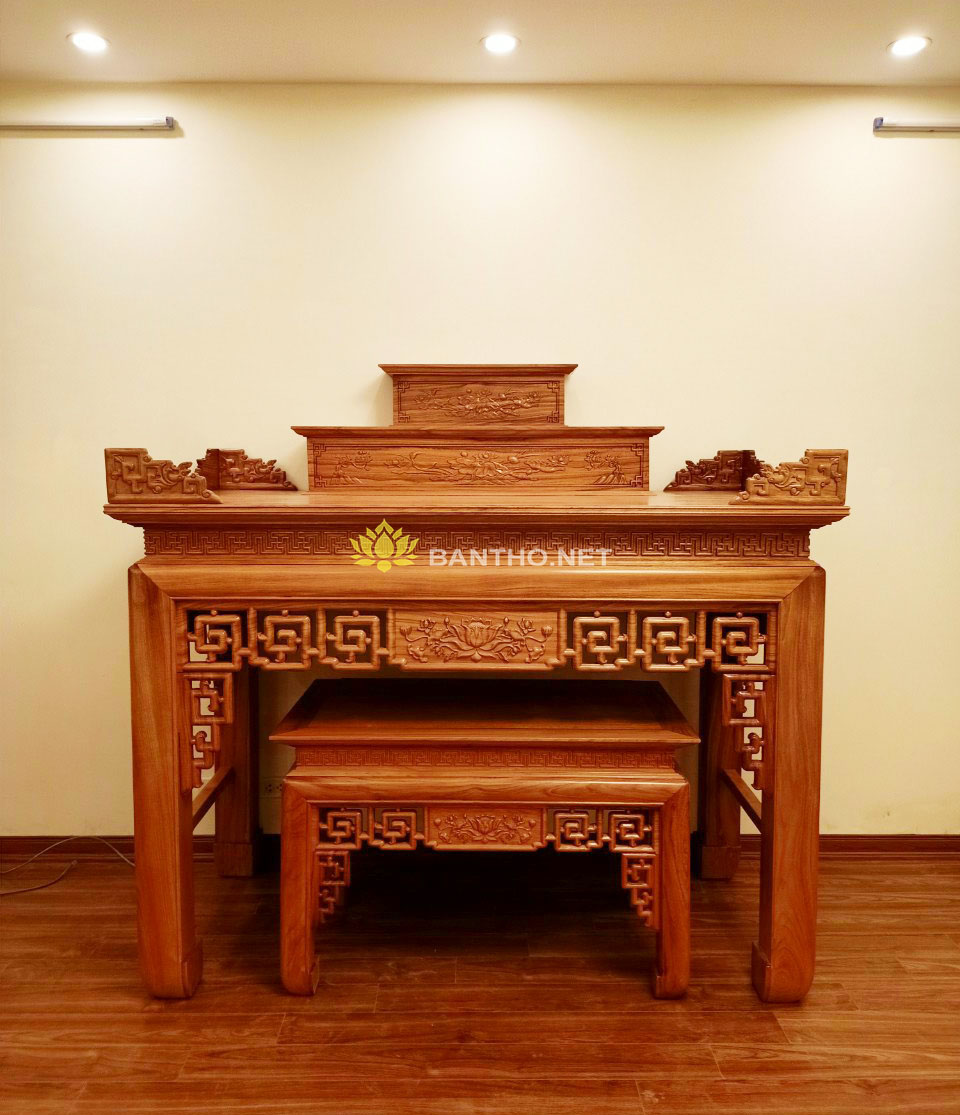 Mẫu bàn thờ gia tiên 3 cấp Sen Triện và bàn cơm