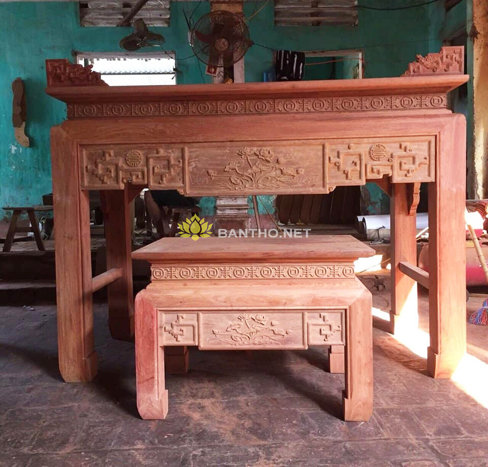 Bàn thờ gia tiên đơn giản