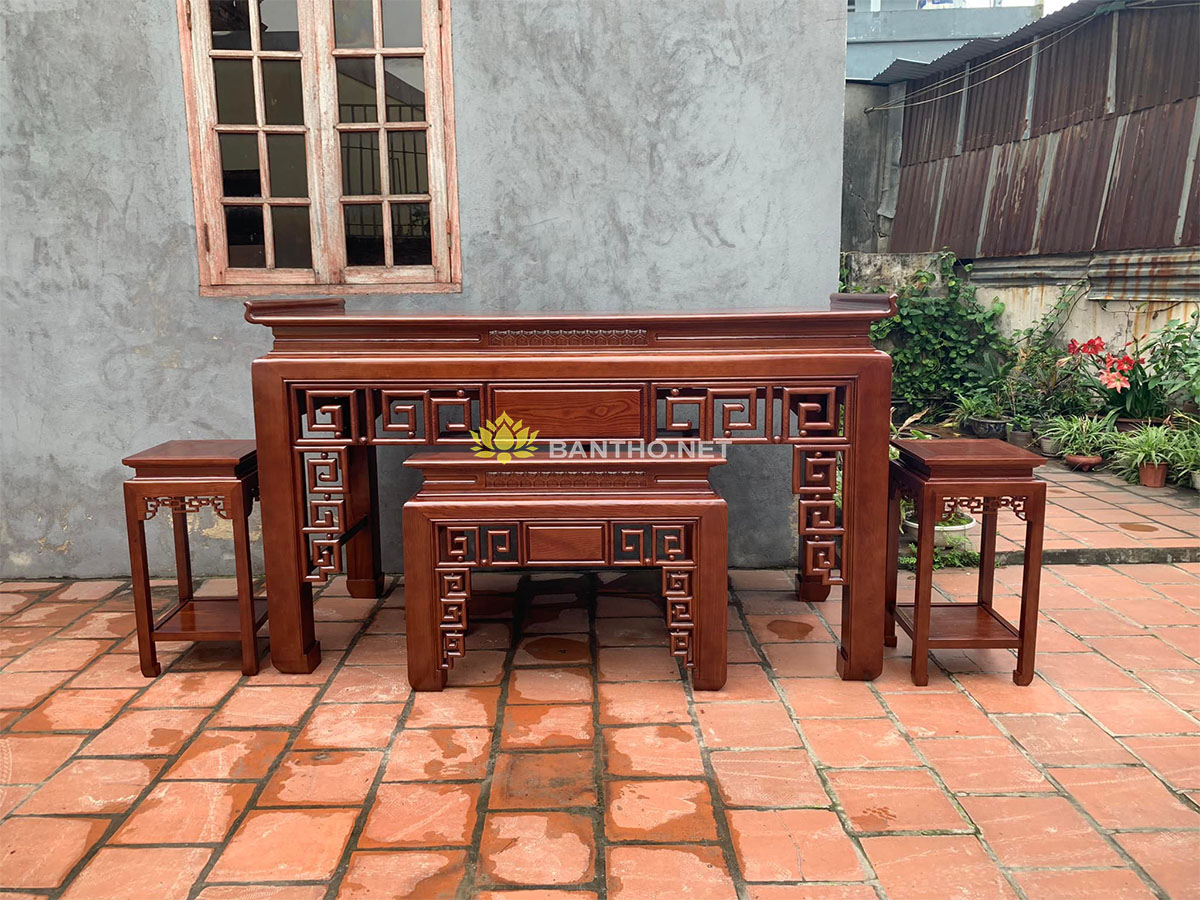 Mẫu bàn thờ Triện trơn đẹp và đôn 2 bên
