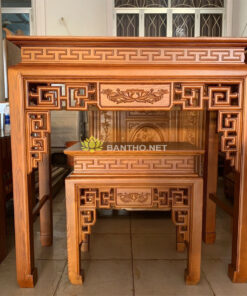 Bàn thờ đứng nhà chung cư mẫu hiện đại