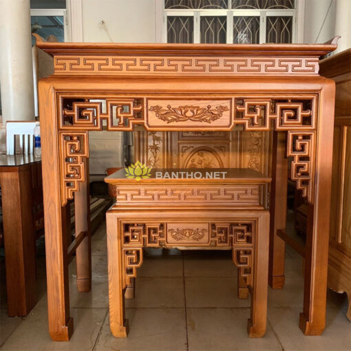 Bàn thờ đứng nhà chung cư mẫu hiện đại