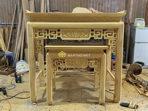 Bàn thờ đứng chung cư mẫu hiện đại