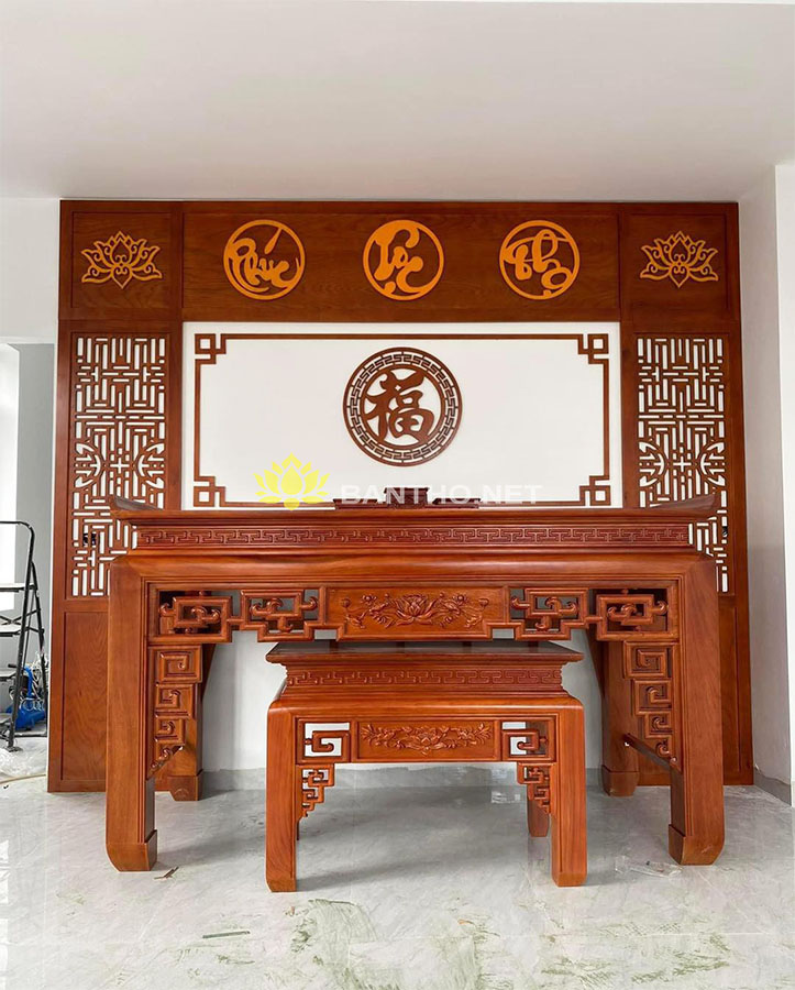 Mẫu bàn thờ gỗ đẹp và vách trang trí