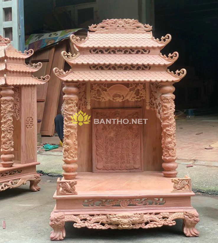 Bàn thờ Ông Địa Thần Tài