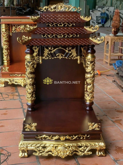 Bàn thờ thần tài mái chùa thếp điểm vàng