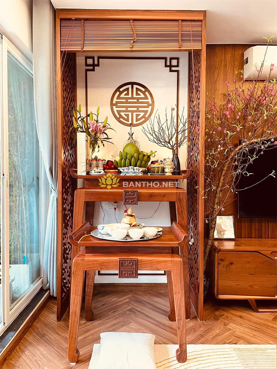 Bàn thờ 4 chân đơn giản
