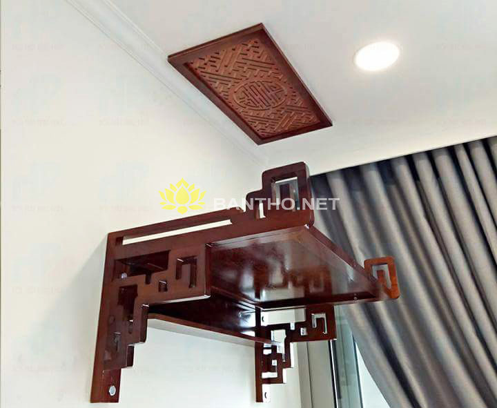 Bàn thờ treo tường chung cư gỗ tự nhiên