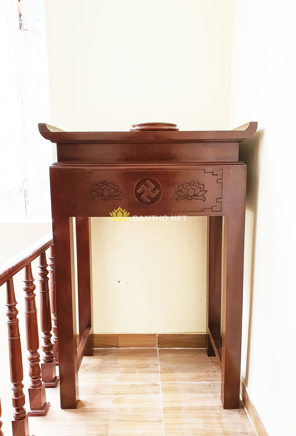 Bàn thờ phật đơn giản