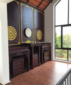 Bàn thờ phật và 2 bàn thờ gia tiên chung phòng thờ