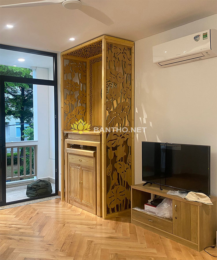 Mẫu tủ thờ đẹp hiện đại cùng vách ngăn phòng thờ