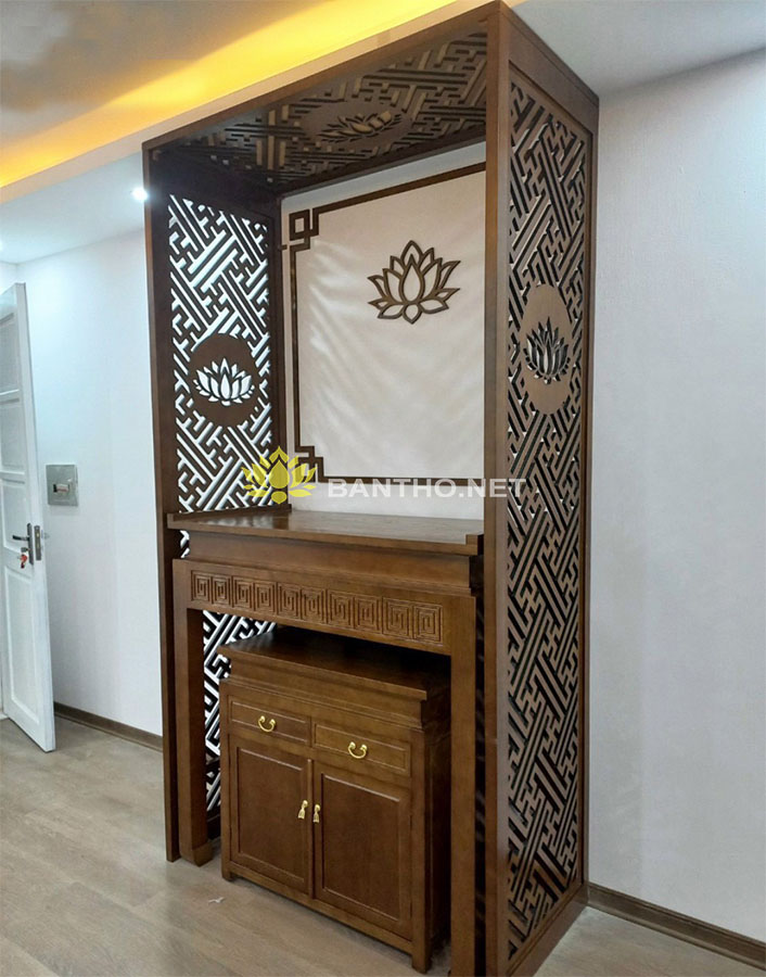 Mẫu bàn thờ chung cư đẹp cùng bộ vách ngăn phòng thờ