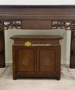 Bàn thờ nhà chung cư Triện trơn