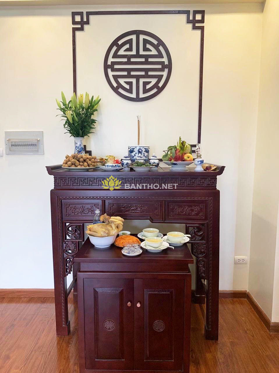 Bàn thờ Triện ngũ phúc và tủ thờ nhỏ