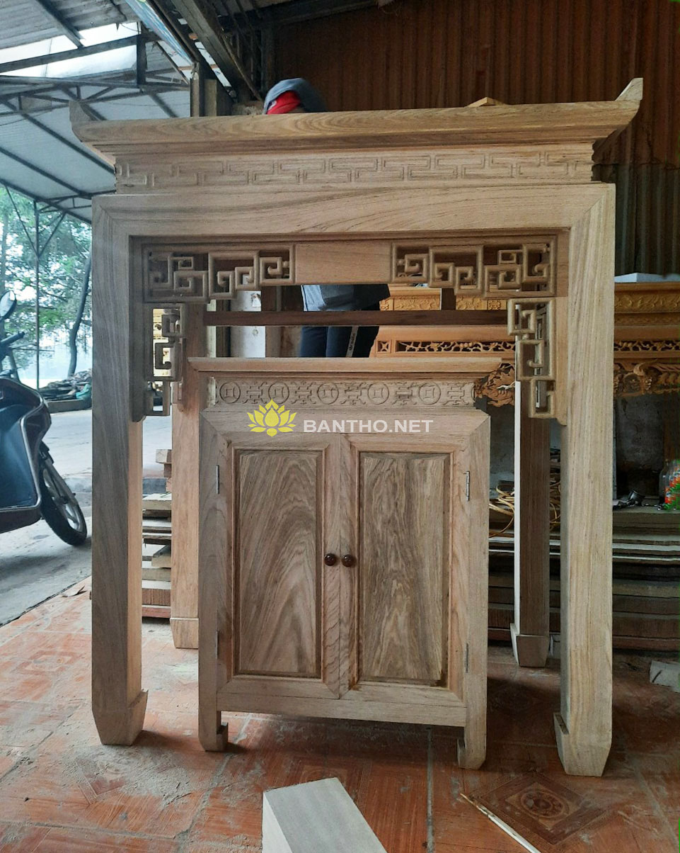 Bàn thờ đứng nhỏ cho chung cư hoặc nhà hiện đại