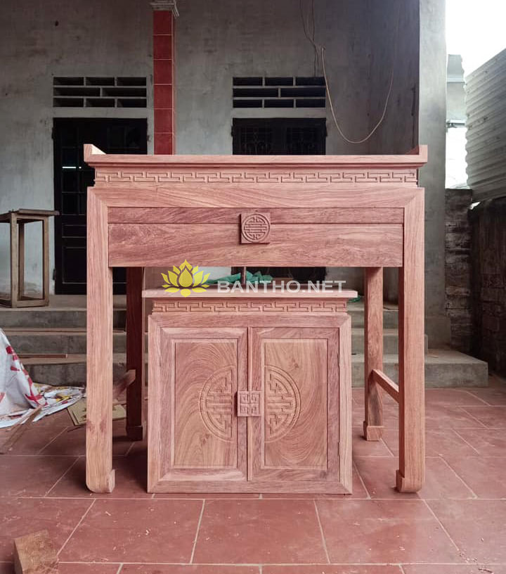 Mẫu bàn thờ chung cư hiện đại