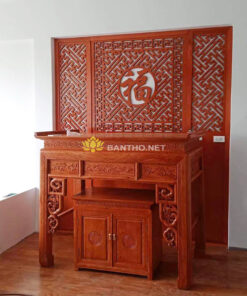 Bàn thờ Triện ngũ phúc và tủ thờ nhỏ cùng vách thờ