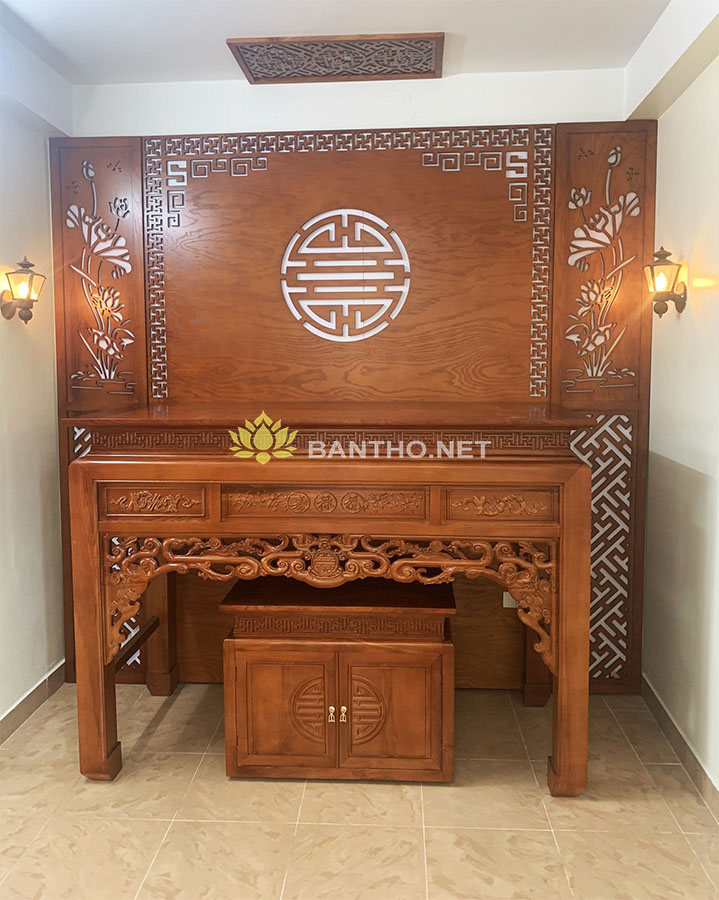Bàn thờ bằng gỗ và tủ con
