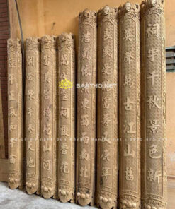 Câu đối máng đục gấm bằng gỗ thờ ở đền miếu phủ