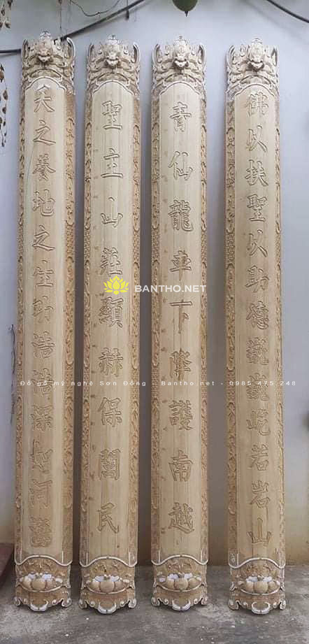 Câu đối máng treo cột tròn tại đền điện phủ thờ