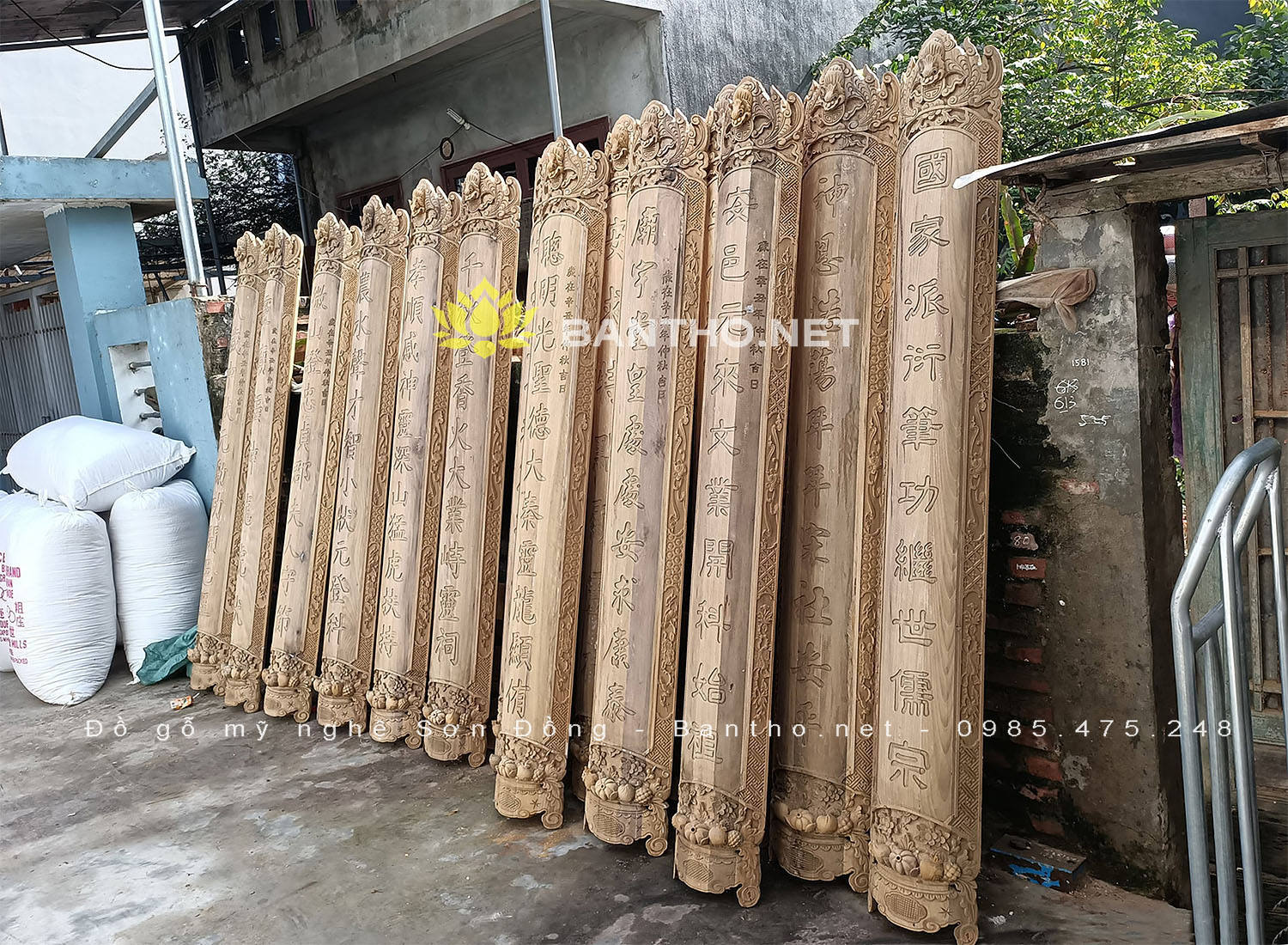Hàng cặp đôi Câu đối máng mộc thờ tại đình chùa