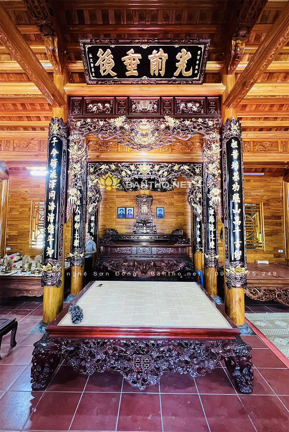 Hoành phi câu đối và cửa võng thờ gỗ Mít sơn giả cổ