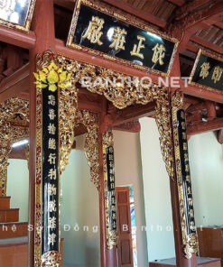 Hoành phi câu đối gỗ Dổi sơn mài nền then chùi