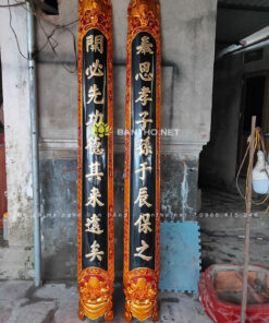 Hoành phi câu đối gỗ Dổi sơn mài nền then chùi