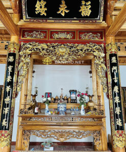 Hoành phi câu đối gỗ Dổi sơn mài nền then chùi