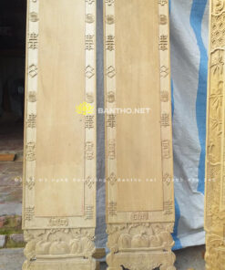 Câu đối phẳng nền trơn trên dơi dưới quả