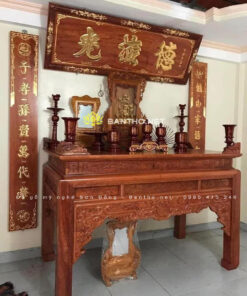 Hoành phi câu đối gỗ Hương và án gian thờ gia tiên