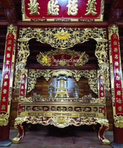 Gian thờ có Hoành phi câu đối cửa võng cuốn thư sơn son thếp vàng