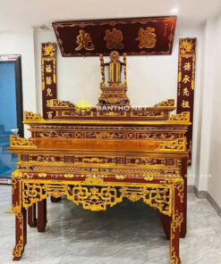 Hoành phi câu đối và bàn thờ tam cấp