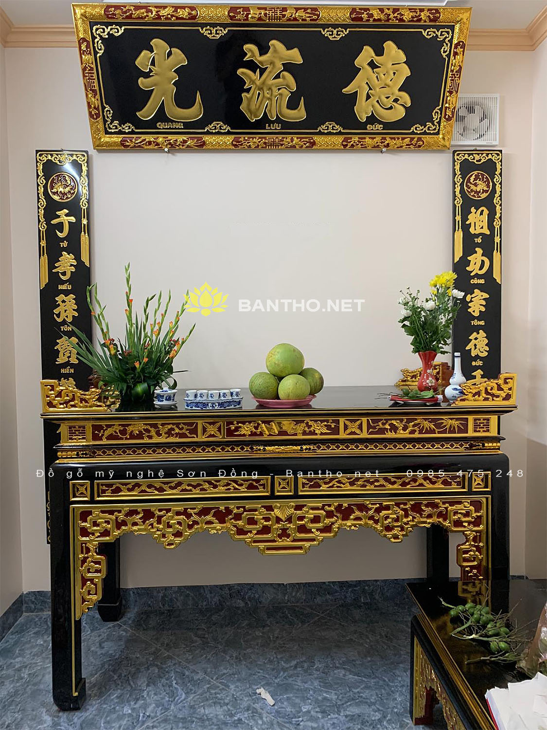 Mẫu hoành phi câu đối thờ gia tiên đẹp cùng bàn thờ