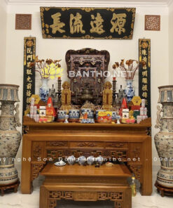 Hoành phi câu đối Triện đơn giản và khám thờ
