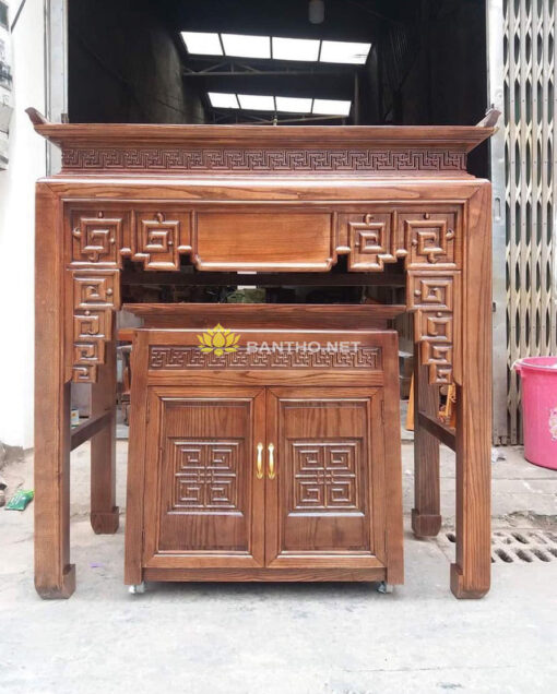 Bàn thờ nhà chung cư Triện sơn màu cánh gián