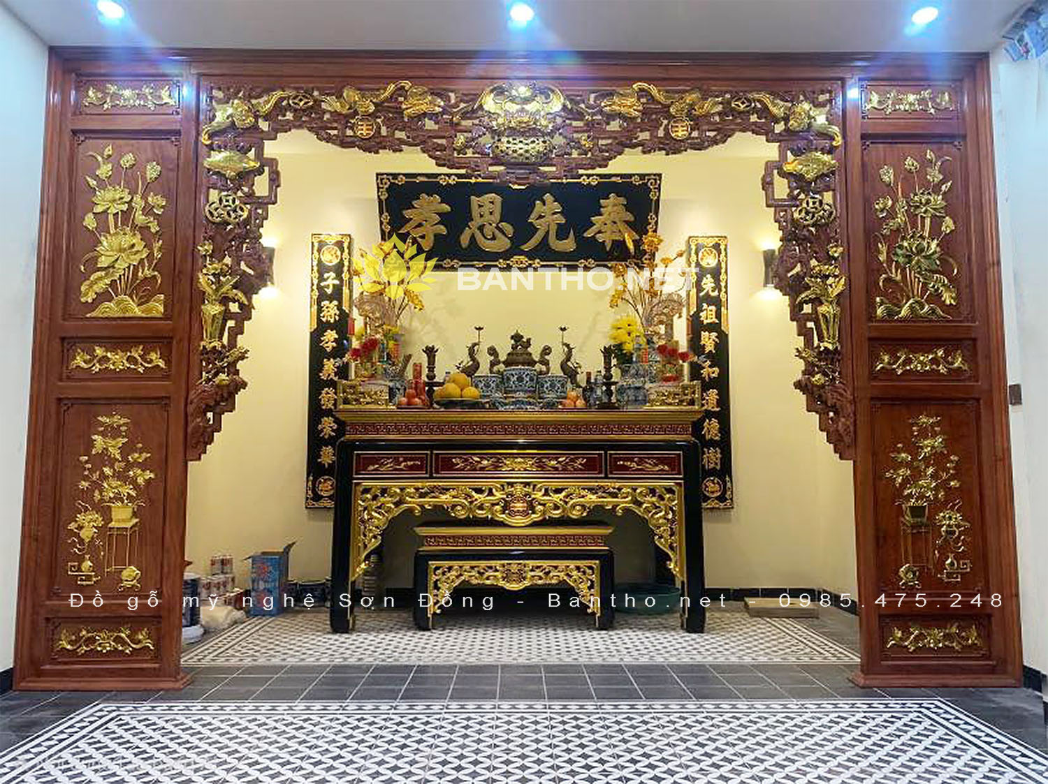 Vách ngăn phòng thờ cửa võng và bộ bàn thờ hoành phi câu đối sơn son thếp vàng